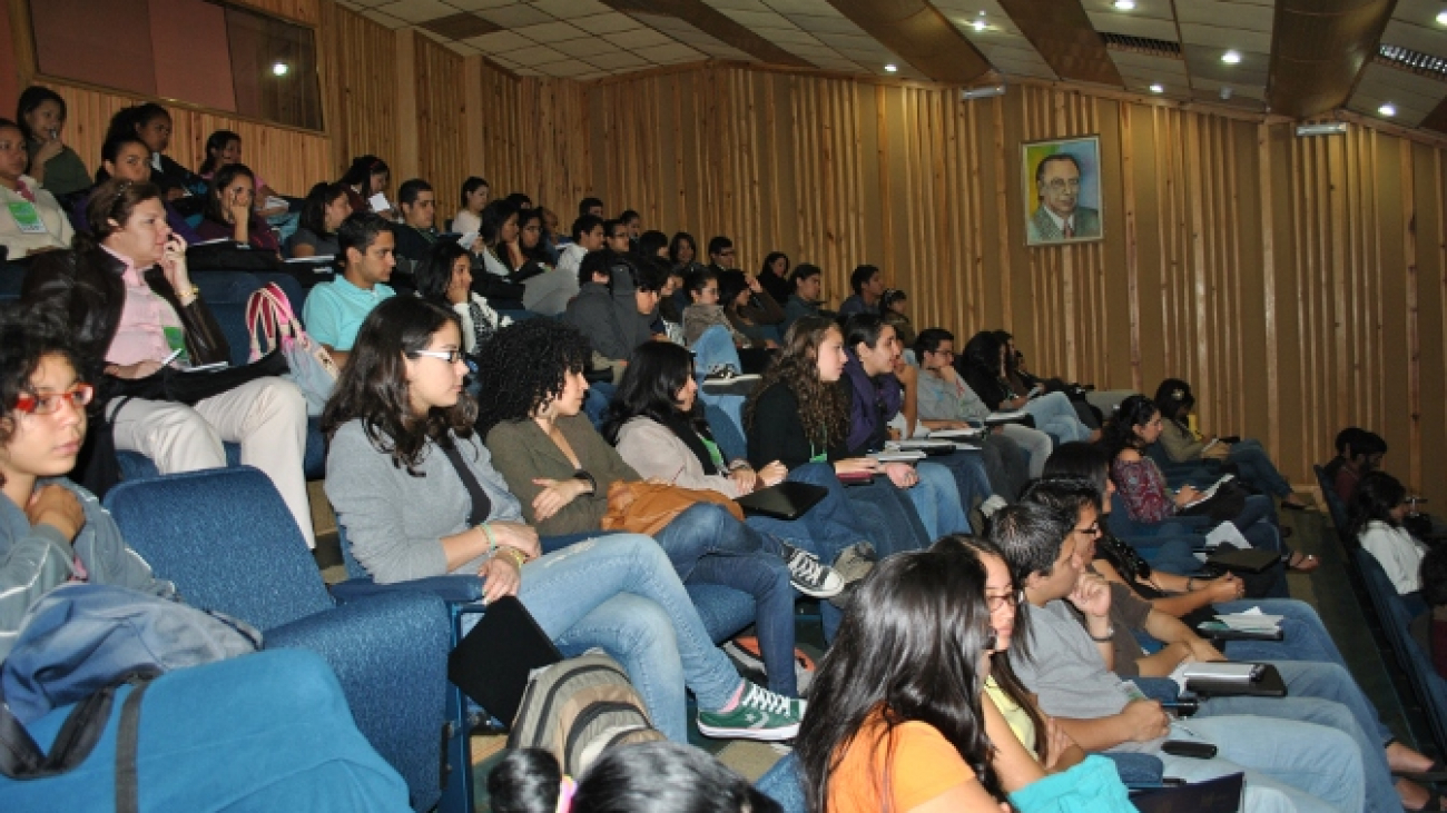 estudiantes en congreso