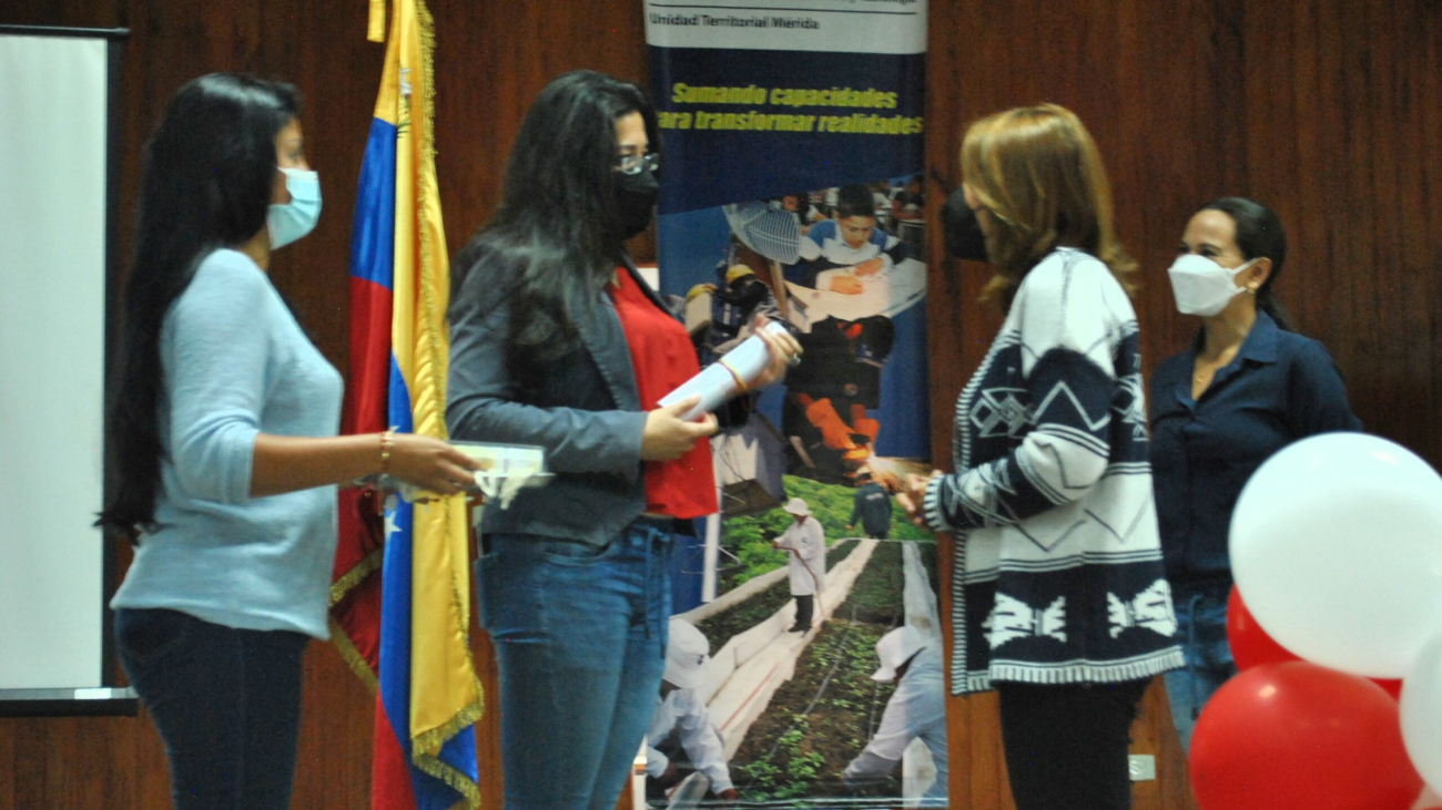 Entrega de premio a la divulgació científica humanística y tecnológica