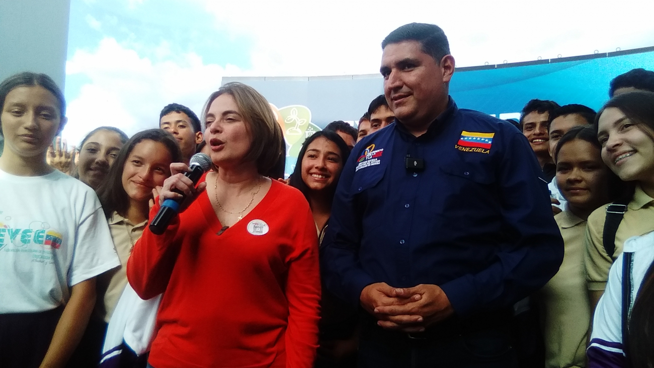 Gabriela Jiménez en la Expo Feria Oportunidades de Estudio