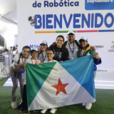 Representantes merideños ganadores en la categoría Futuros Innovadores Primaria, acompañados de la viceministra para la Comunalización de la Ciencia para la Producción, Danmarys Hernandez, el director ejecutivo (e) de Fundacite Mérida, Oscar Puerta y la directora de Infocentro Mérida Anyela Rojas.