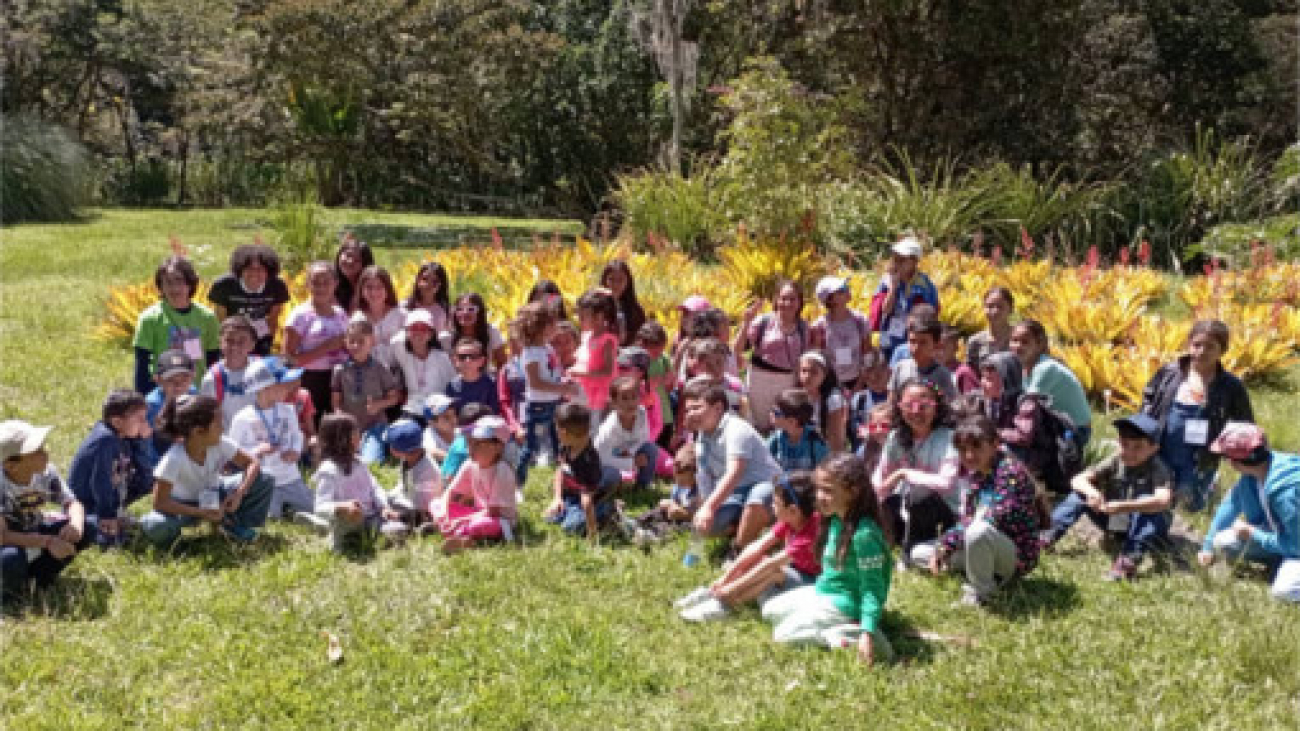 Plan vacacional en el jardin botancio escalado