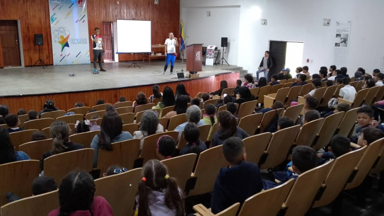 Dia de la niña en Las TIC